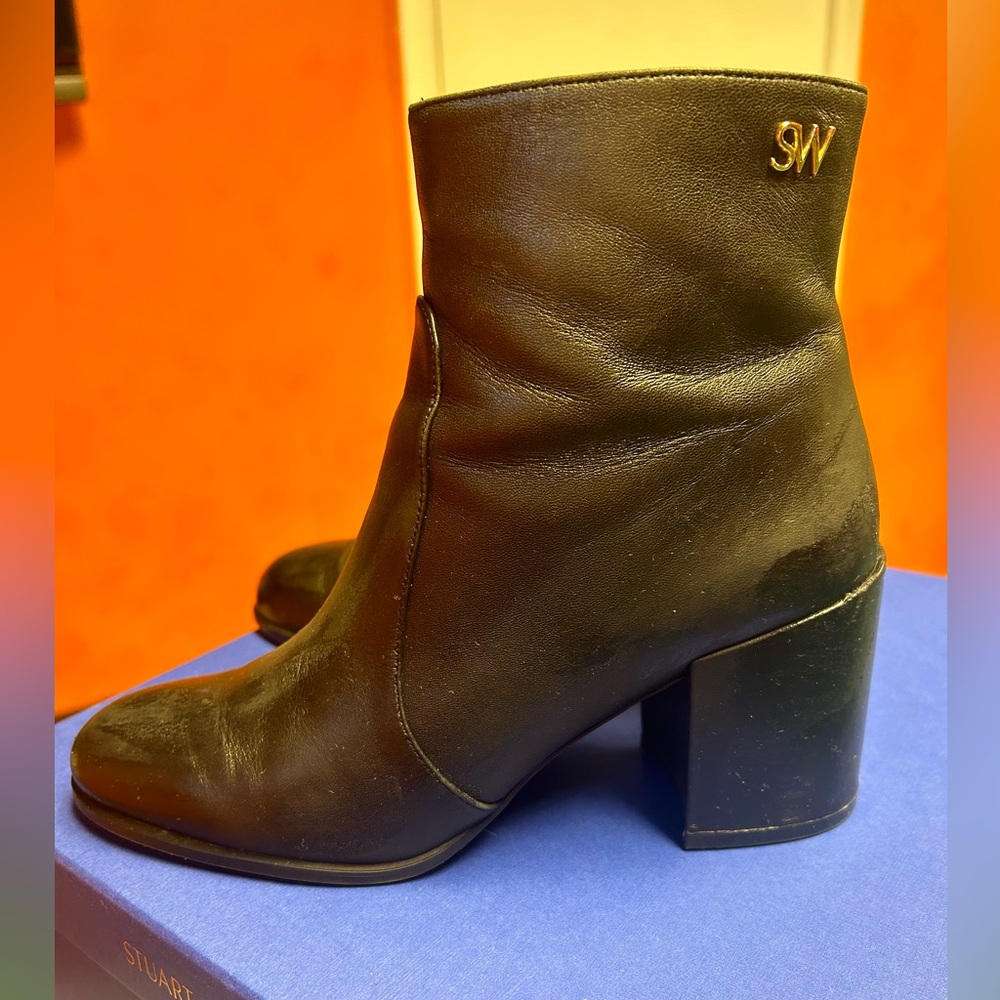 Stylish Stuart Weitzman Boots - image 1